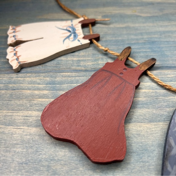 Vintage Wood Clothesline Wall Decor - Picture 11 of 15